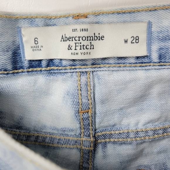 Abercrombie & Fitch Floral Embroidered Denim Shorts Size 28/6 - Picture 4 of 8